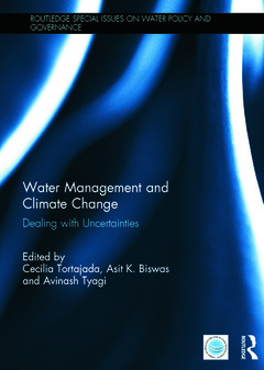 Couverture de l’ouvrage Water Management and Climate Change
