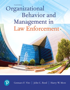 Couverture de l’ouvrage Organizational Behavior and Management in Law Enforcement
