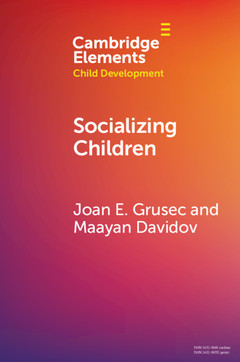 Couverture de l’ouvrage Socializing Children