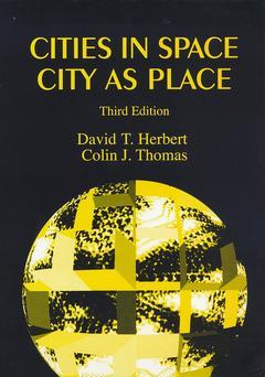 Couverture de l’ouvrage Cities In Space