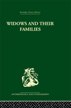 Couverture de l’ouvrage Widows and their families