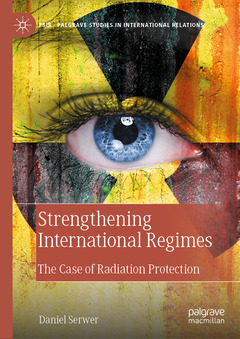 Couverture de l’ouvrage Strengthening International Regimes