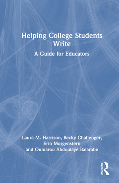 Couverture de l’ouvrage Helping College Students Write