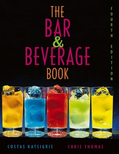 Couverture de l’ouvrage The bar & beverage book