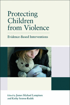 Couverture de l’ouvrage Protecting Children from Violence