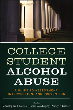 Couverture de l’ouvrage College Student Alcohol Abuse