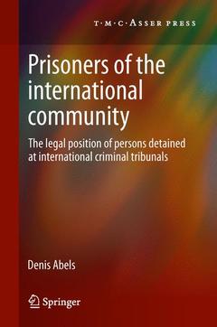 Couverture de l’ouvrage Prisoners of the International Community